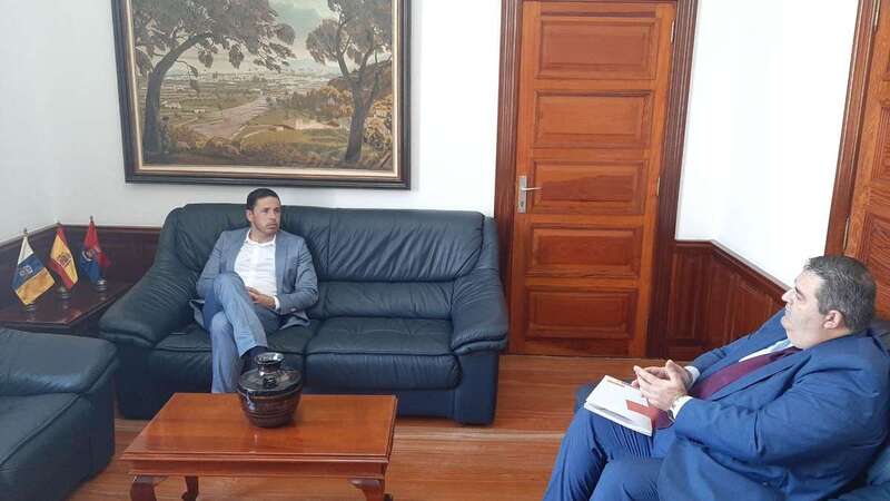 El alcalde Héctor Suárez y Daniel Sánchez (d) (Foto TA)